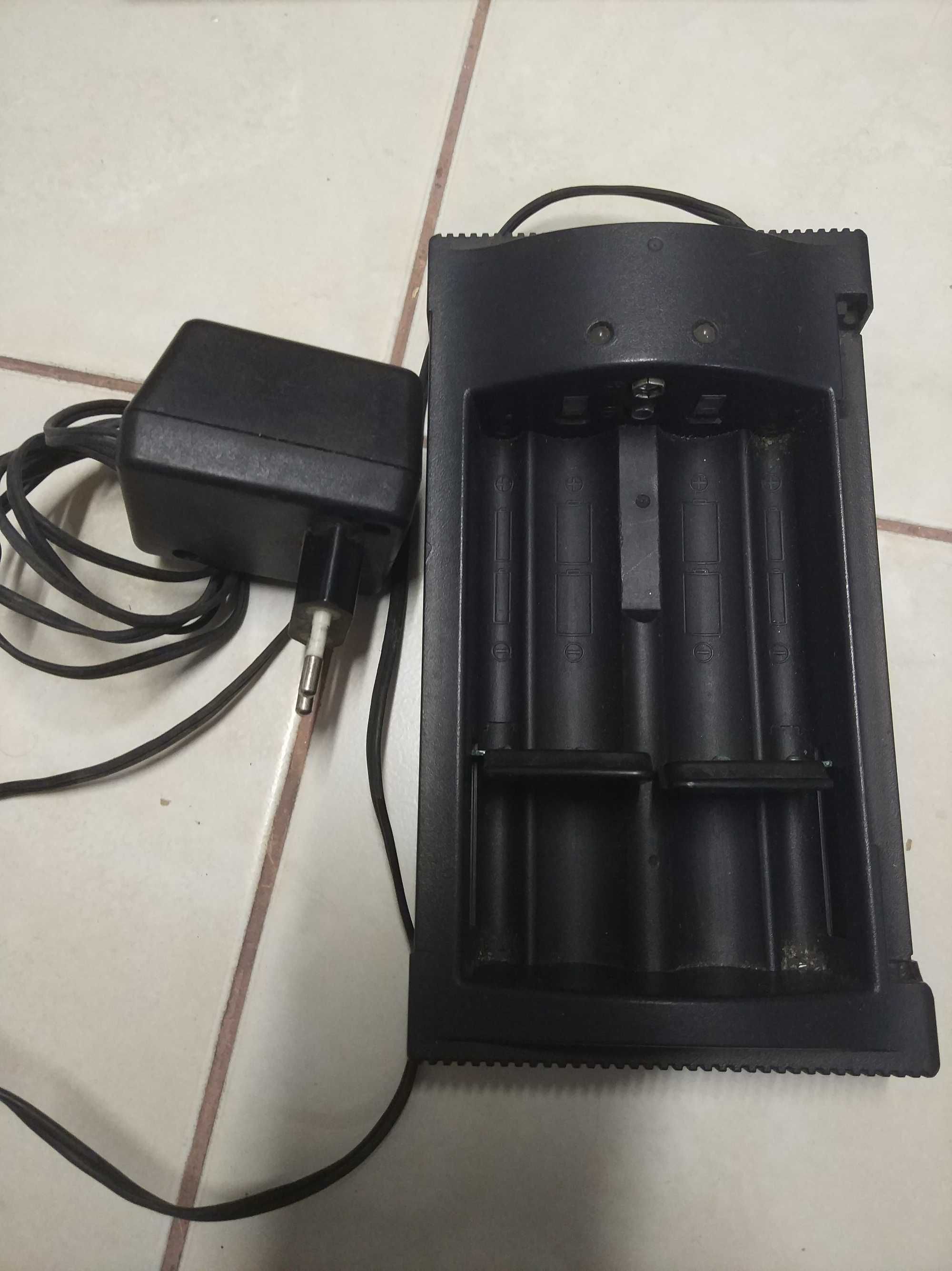 Panasonic BQ-4FE, ładowarka akumulatorków AA, AAA, 9V, C/D, uszkodzona