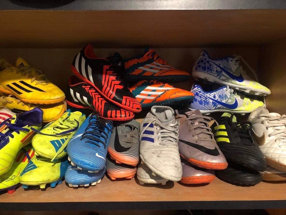 Дитяче футбольне взутя