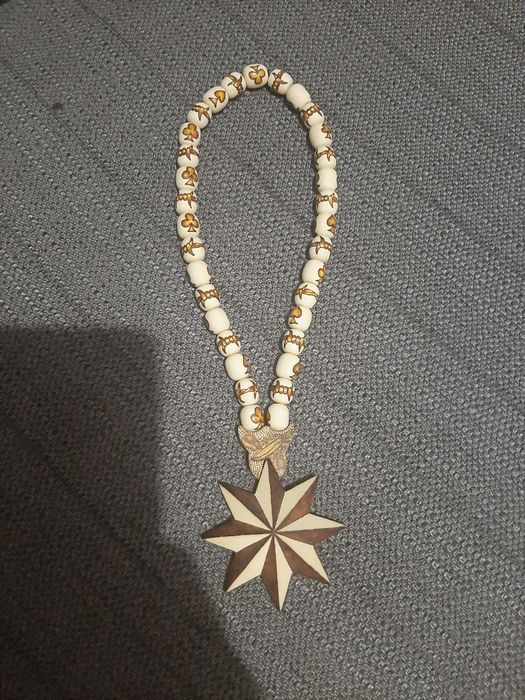 Монашки із шара більярдного!