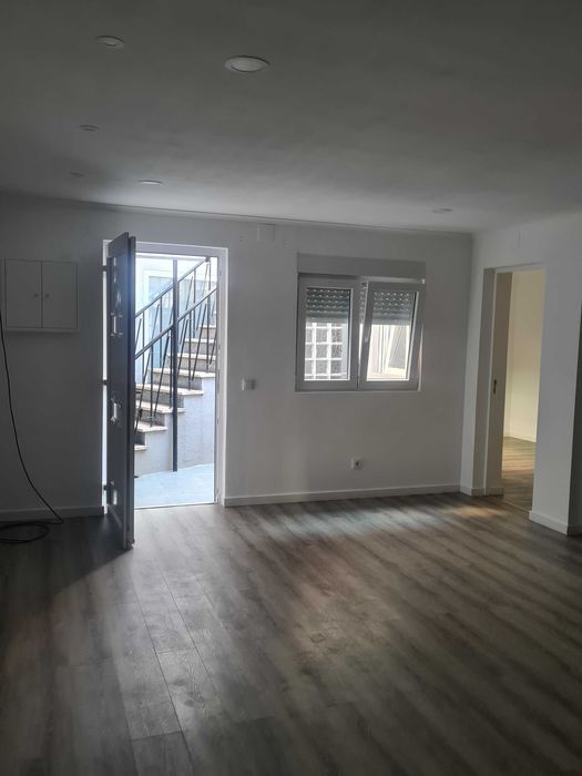 Apartamento T2 - Bairro Santos Nicolau