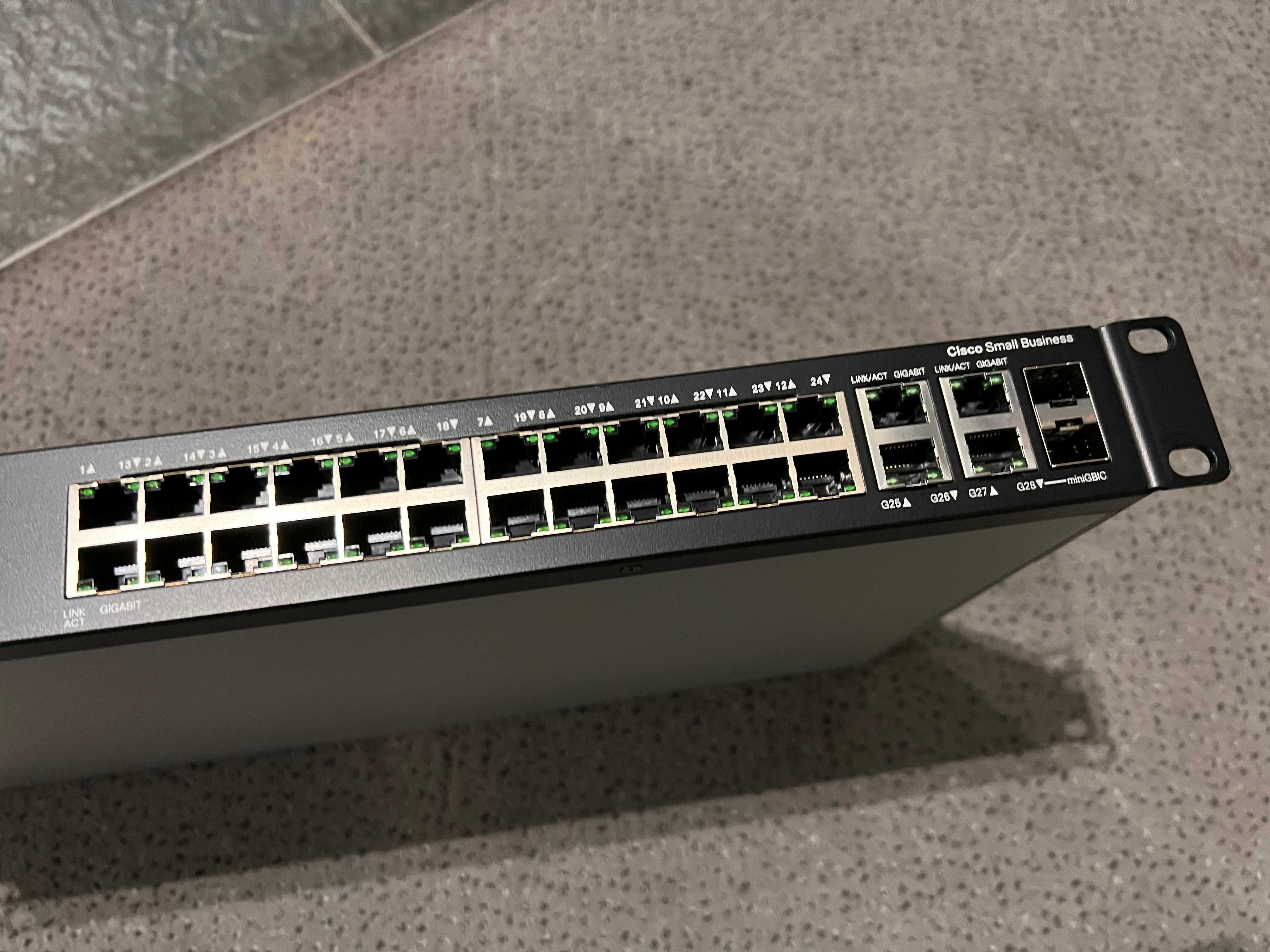 Gigabit Switch CISCO SG300-28 zarządzalny 19"