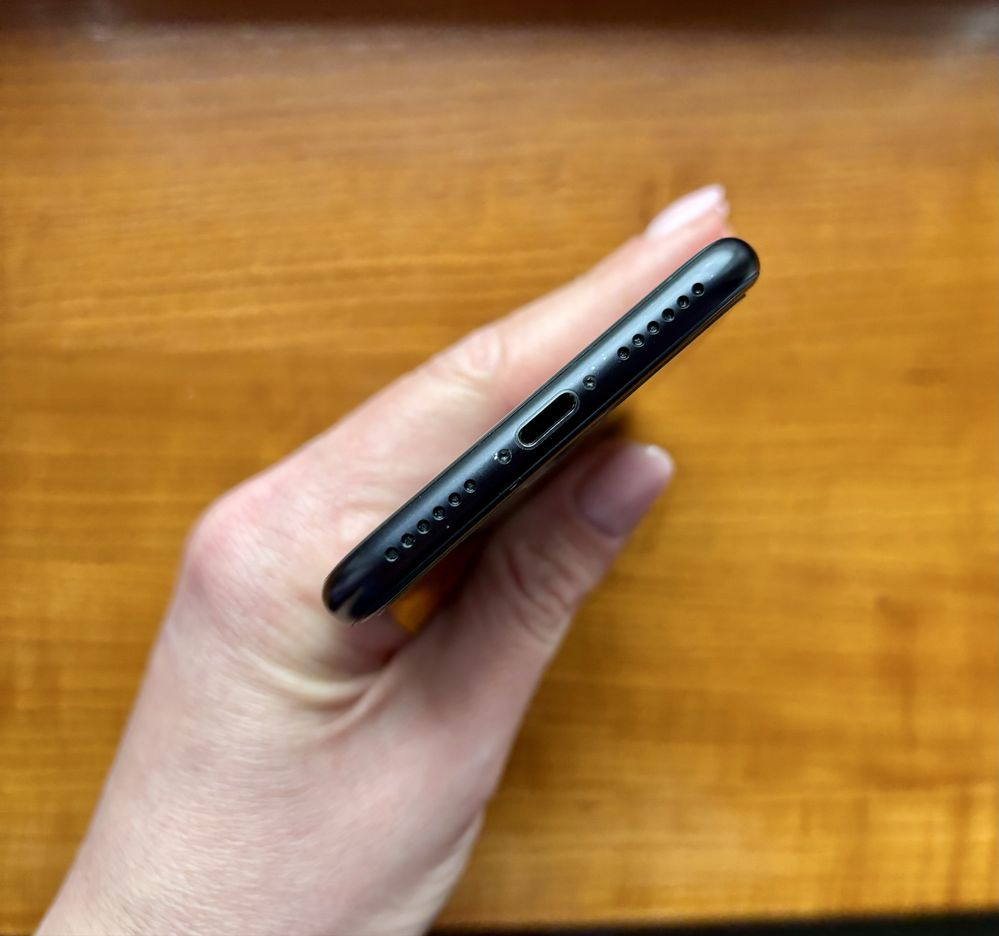 iPhone SE 128 GB w świetnym stanie
