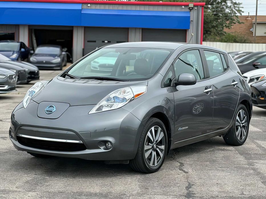 Nissan LEAF      2017