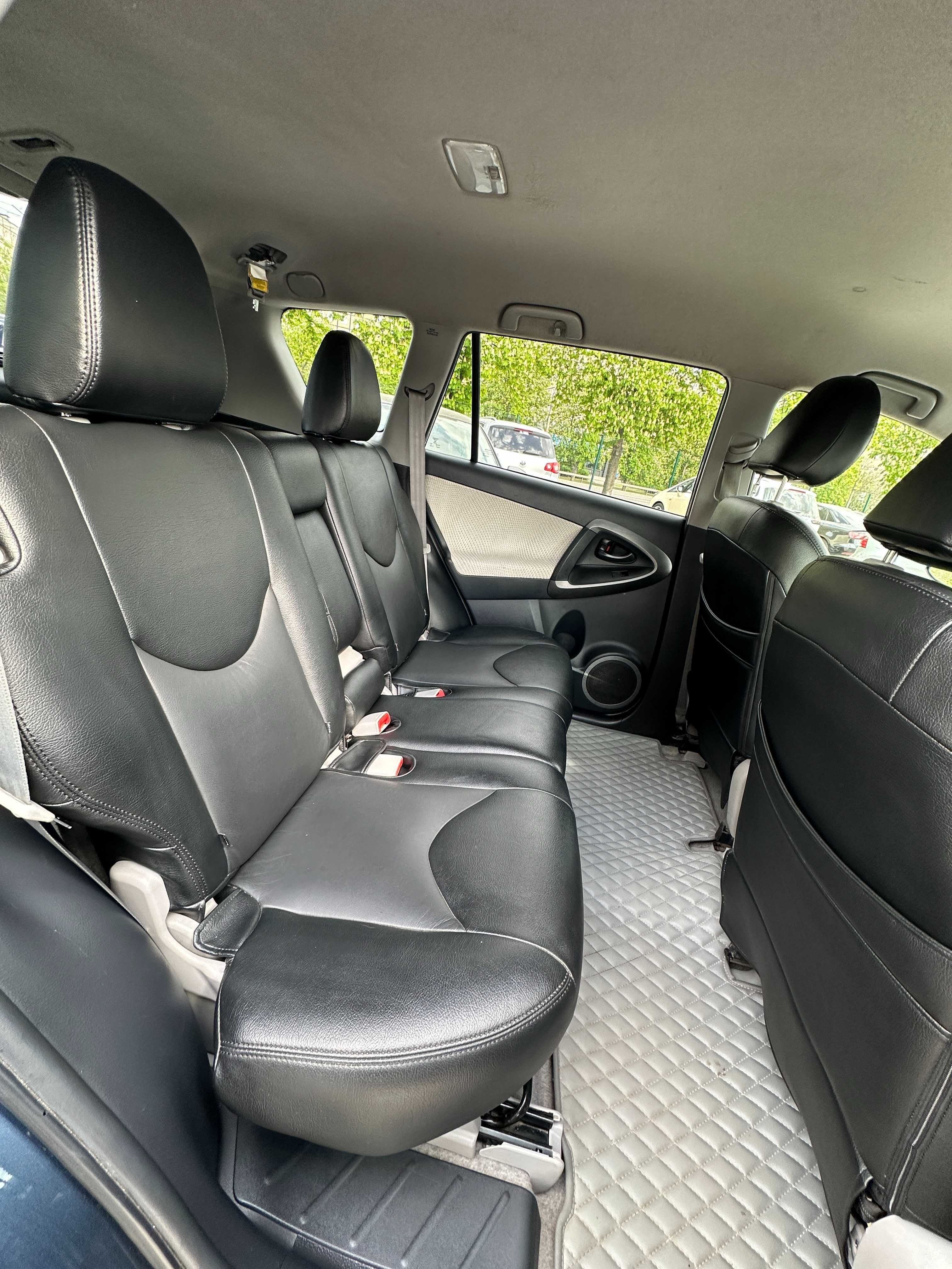 Продам Toyota RAV 4 EV 2013 рік можлива розстрочка,кредит,обмін!