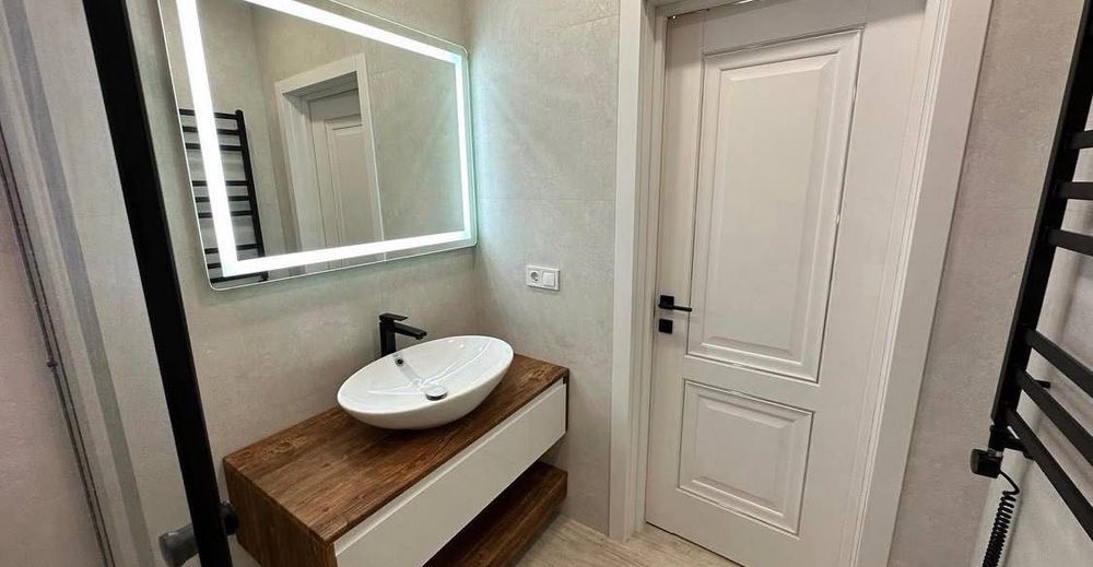 Оренда дизайнерської 1 км квартири в самому центрі міста