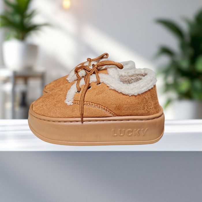 Urocze karmelowe botki damskie z futerkiem ocieplane sznurowane