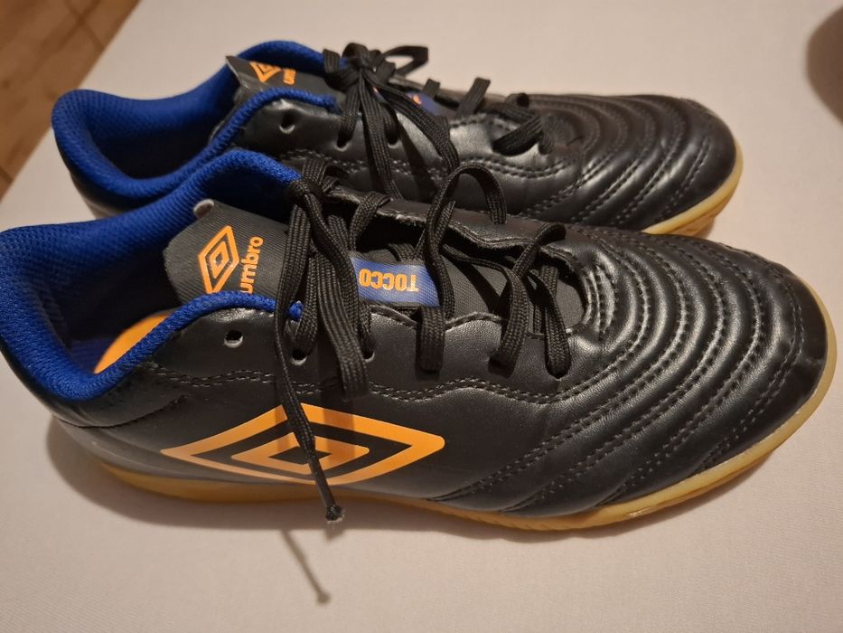 Adidasy halówki umbro 35.5