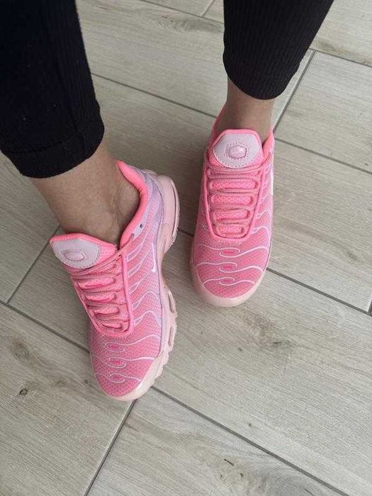 Кроссовки Женские Nike Air Max Plus TN Ultra Pink/Жіночі Кросівки