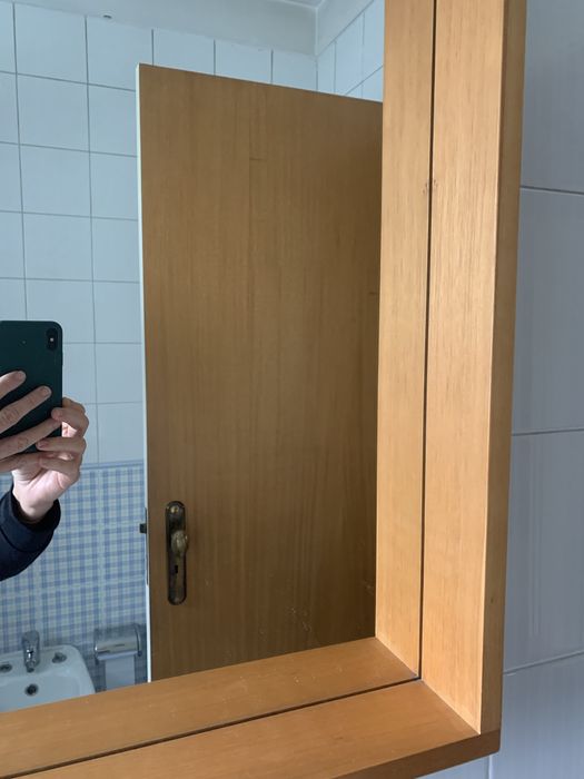 Espelho de madeira quadrado Area