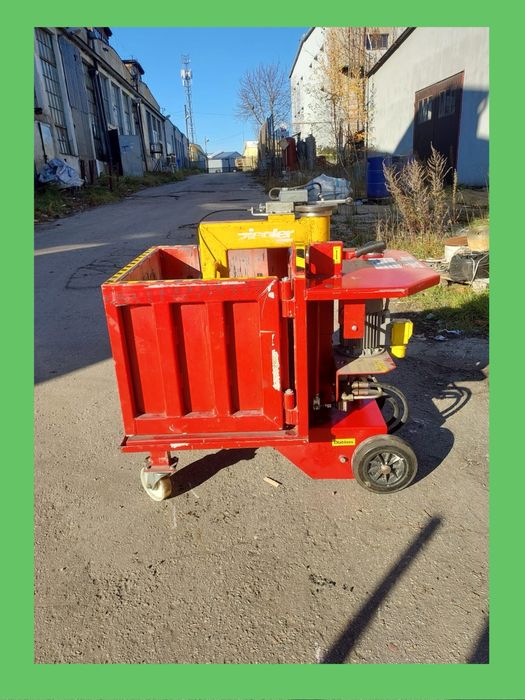 Belownica prasa  zgniatarka do kartonu makulatury odpadów smieci foli