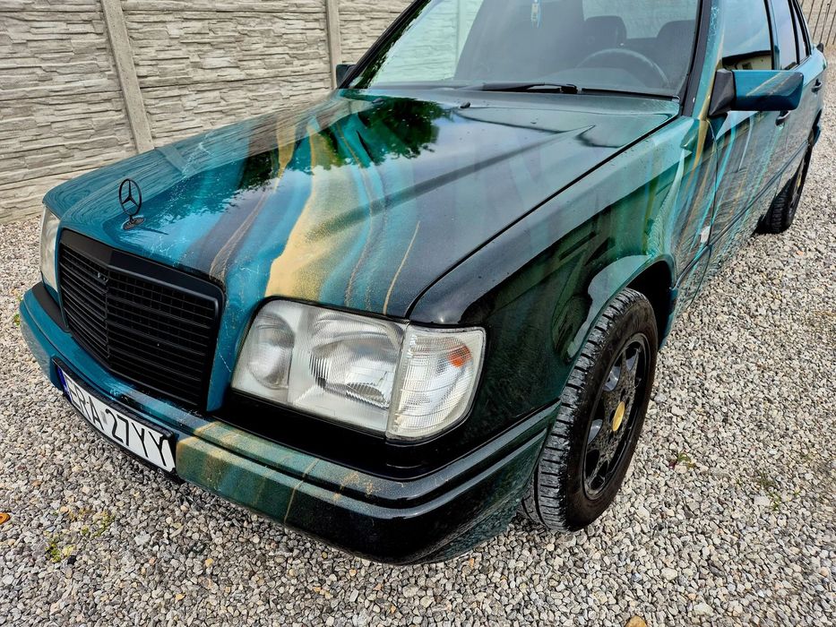 Mercedes-Benz Klasa E Mercedes W124 w Malowaniu Artystycznym