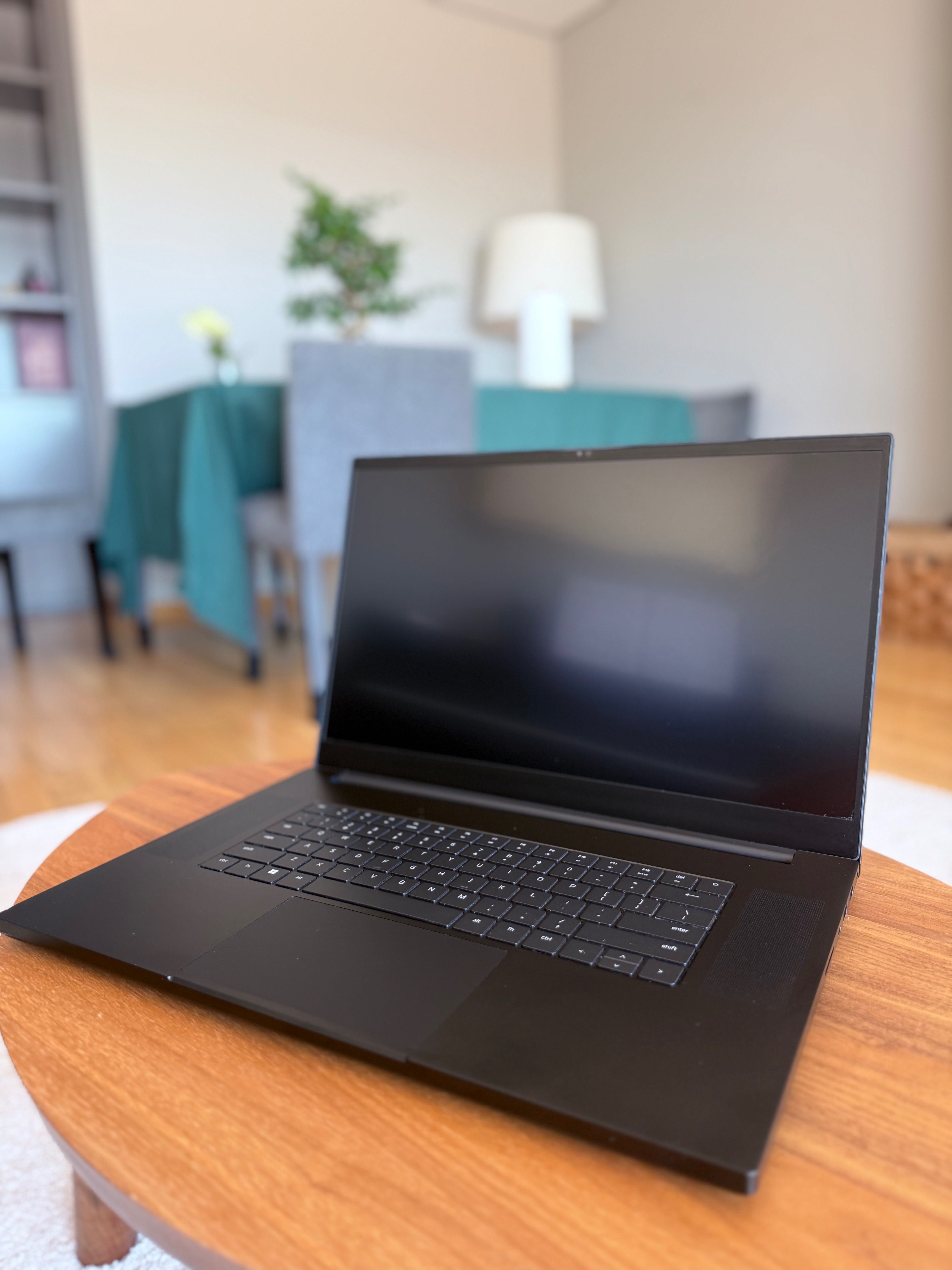 Razer Blade 17” (2022) - 4K - RTX 3080