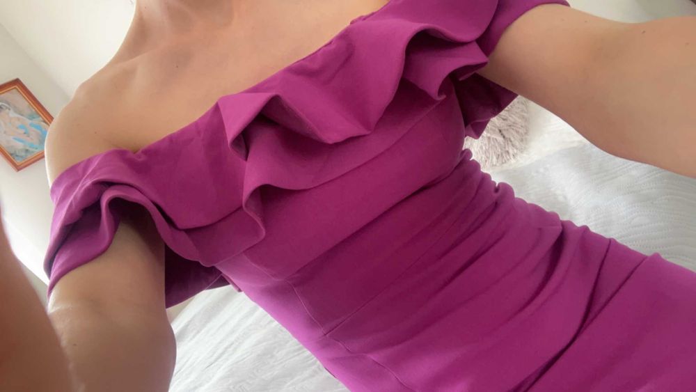 Reserved sukienka bandażowa odkryte ramiona hiszpanka xs s