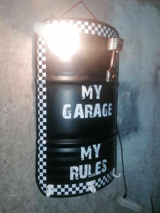 Vários bidões personalisados