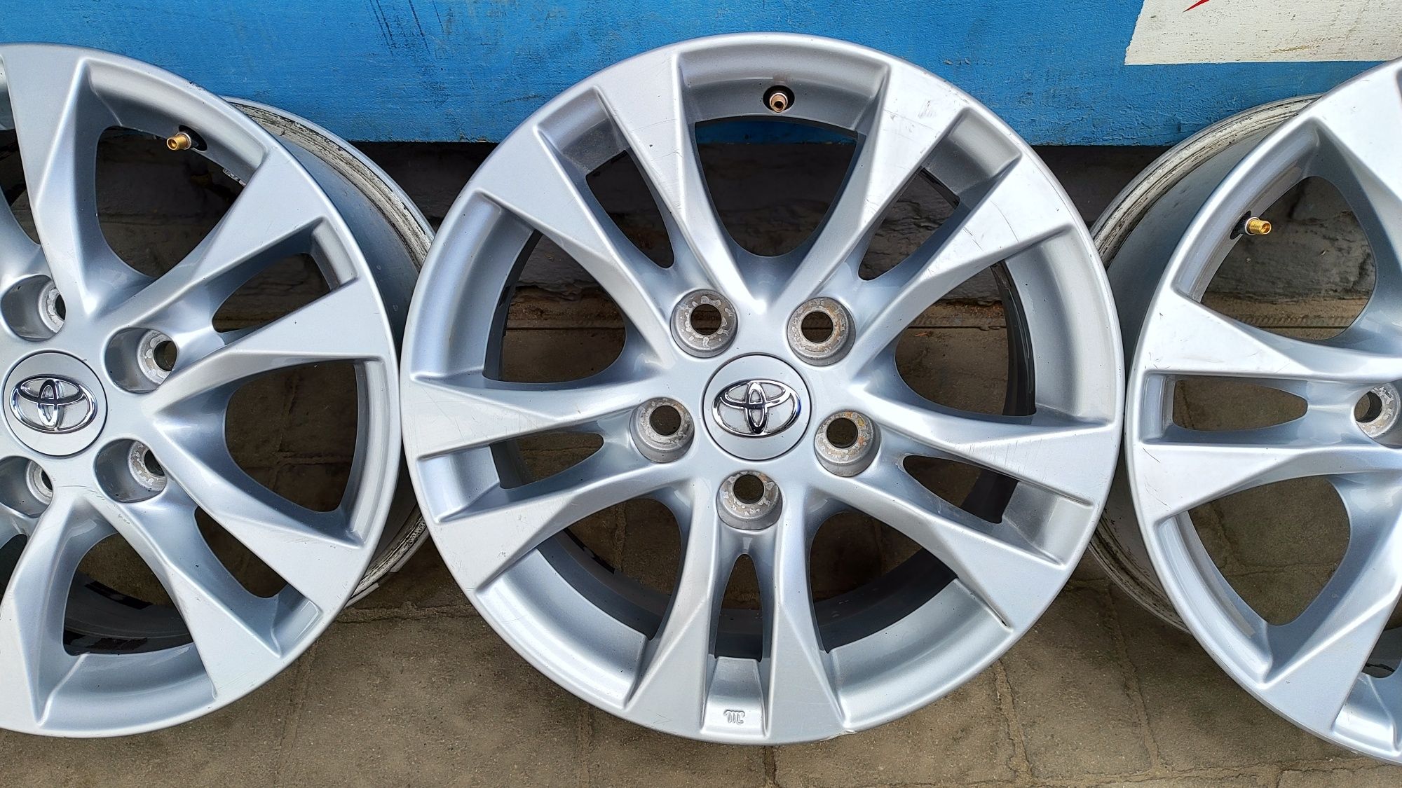 Диски Toyota оригінальні 5*114.3 R15 5/114.3/15