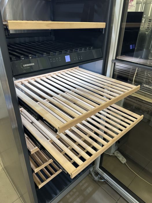 Liebherr WTes 5972 Холодильник для вина(Винна шафа) Лед світло.Сенсор