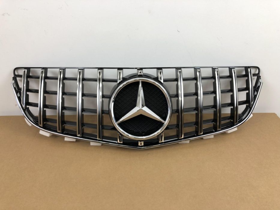 Решітка Радіатора на Mercedes E63 w207 14-17г амг GT решітка мерседес