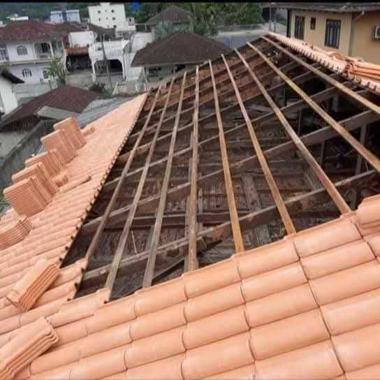 REMODELAÇÕES E CONSTRUÇÃO DE TELHADO