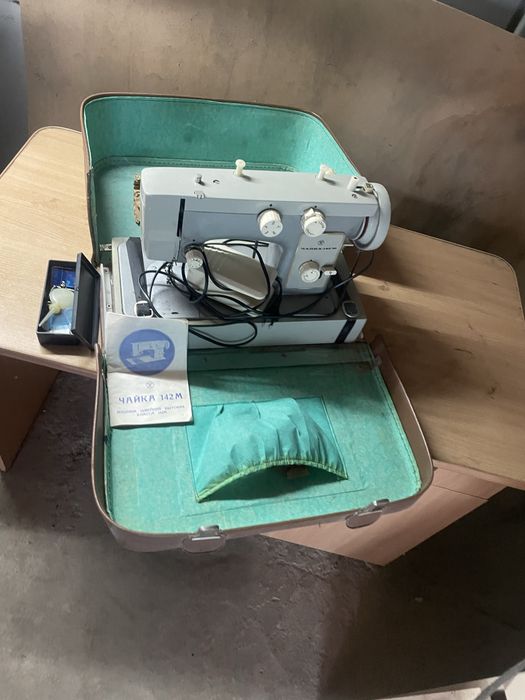 Продам швейну машину Чайка