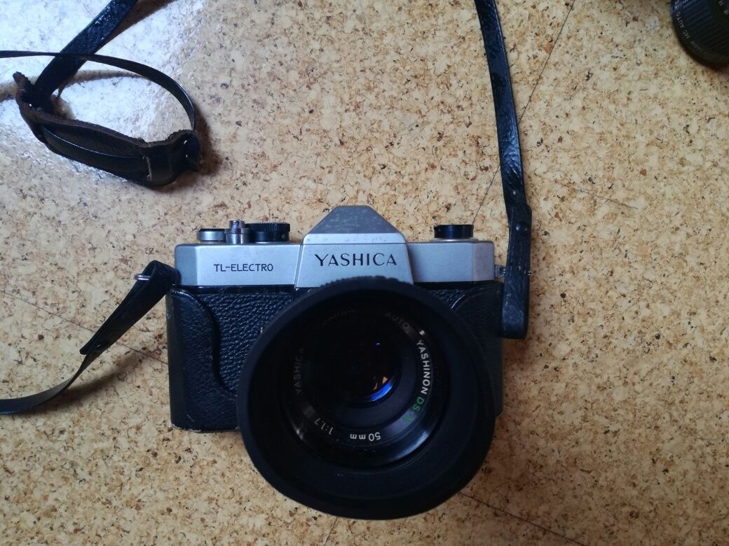 Máquina Fotográfica Antiga Yashica