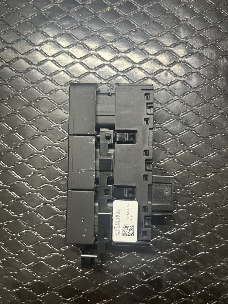 Botao consola central vw golf 7