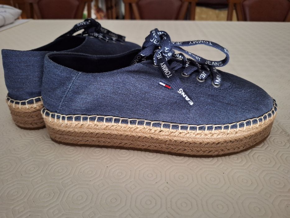 Sapatos/Alpercatas de ganga. Tommy Jeans. Tam 38.