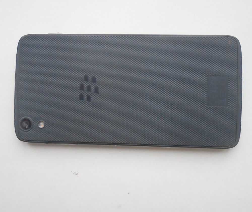 смартфон BlackBerry STH 100-2 ( розбив сенсор )