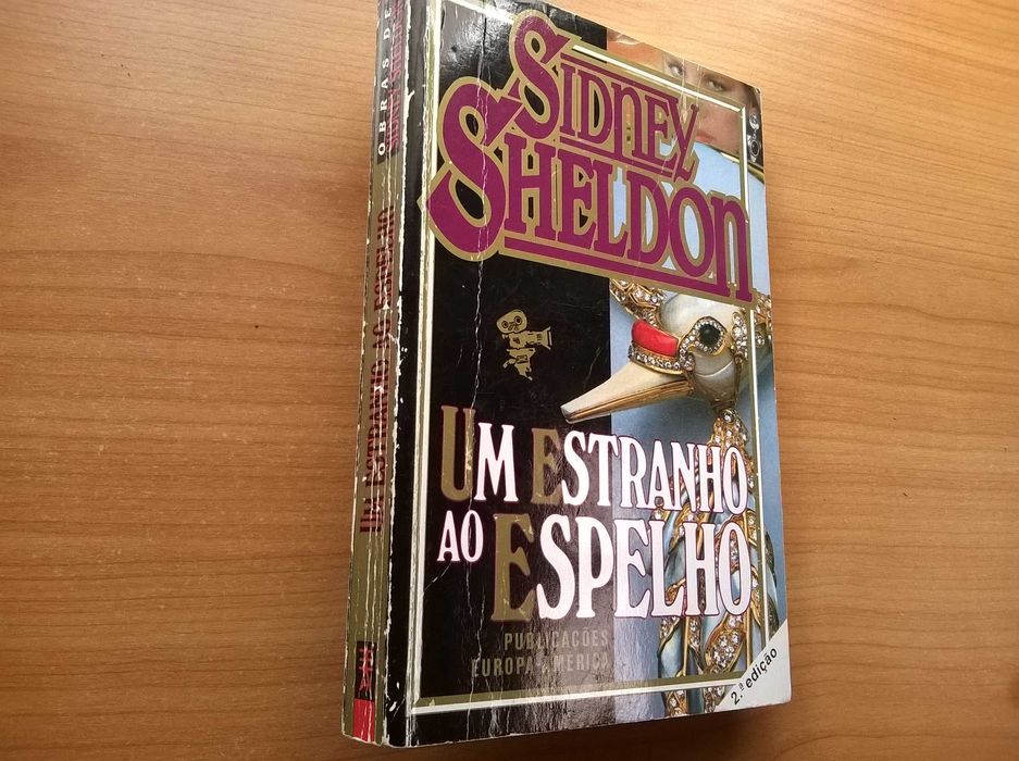 Um Estranho ao Espelho - Sidney Sheldon