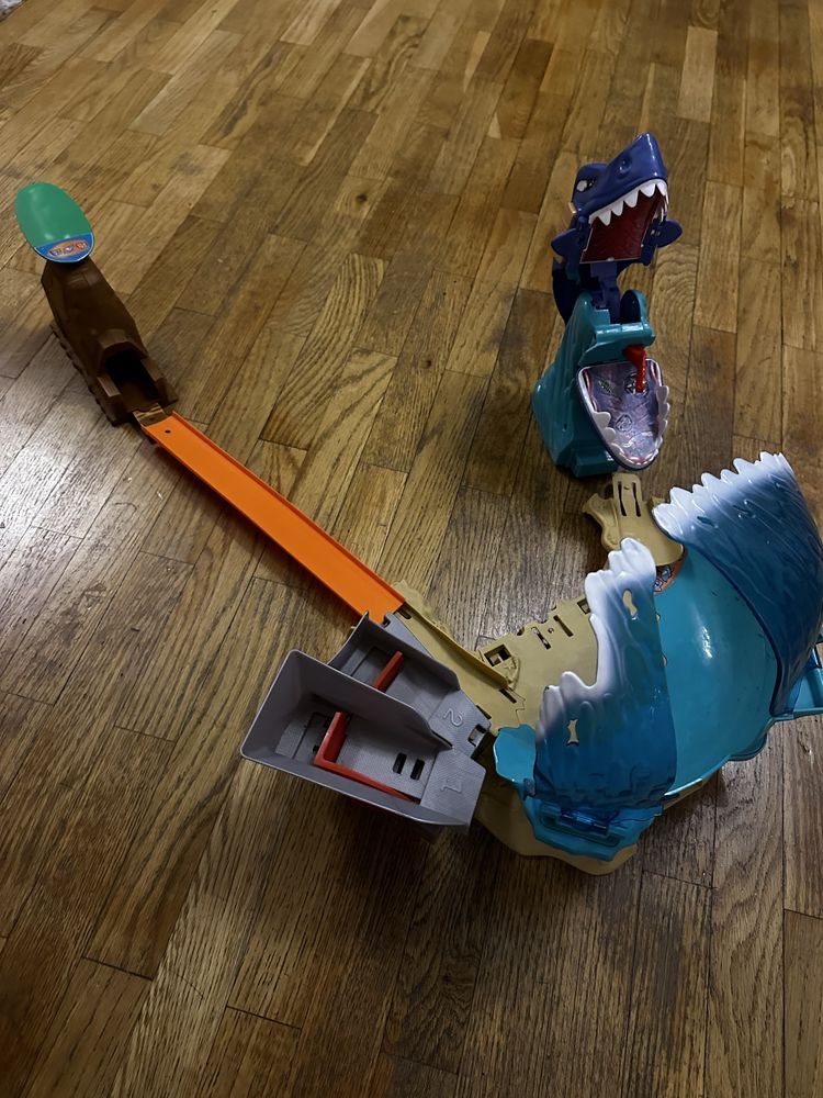 Pista Hot wheels tubarao