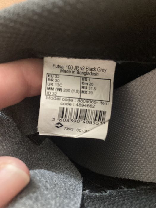 Buty piłkarskie dziecięce kipsta rozmiar 32 stan bdb/idealny