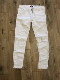 Białe jeansowe spodnie