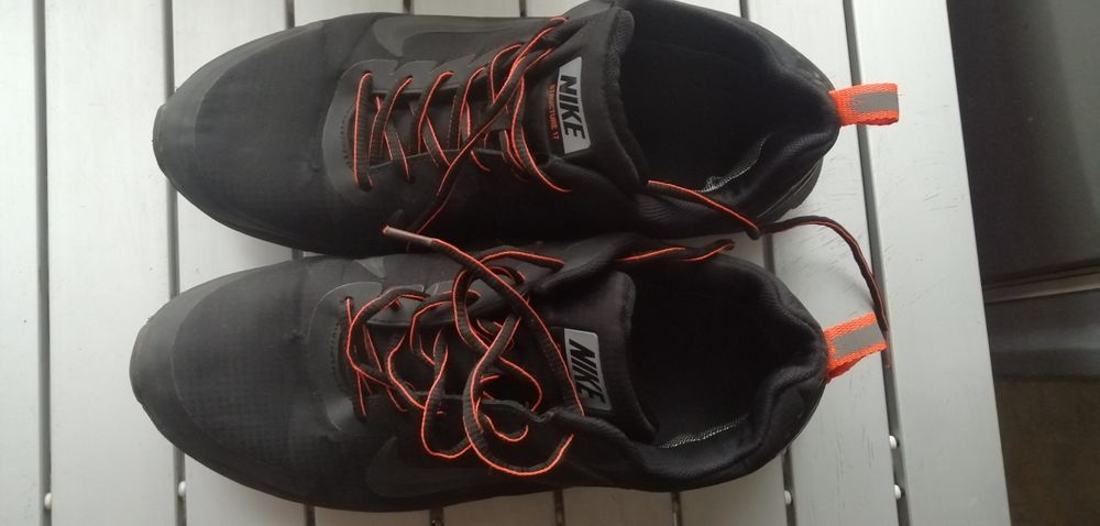 Продам чоловічі кросівки nike.