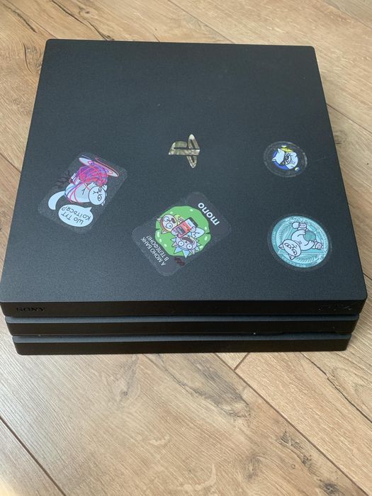 ПС 4 про на 1 терабайт та переходнік на клавіатуру  та мишку