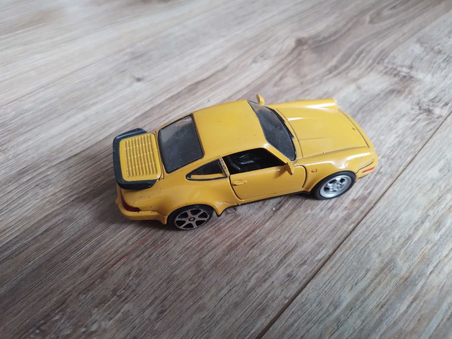 Porsche 964; Welly 1:34