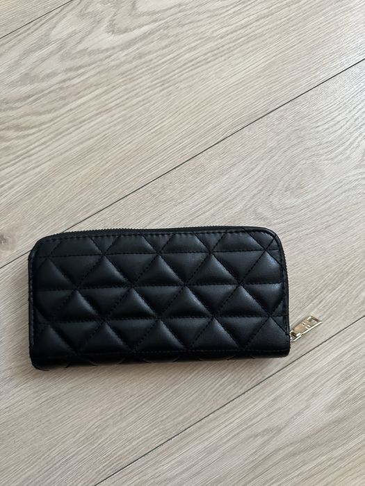 Гаманець Prada.   .