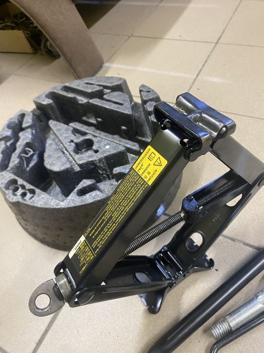 Домкрат Opel 13162852