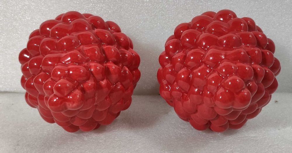 Pinhas em cerâmica para varandas - encarnadas