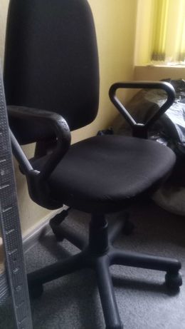 Продам  офисные стулья