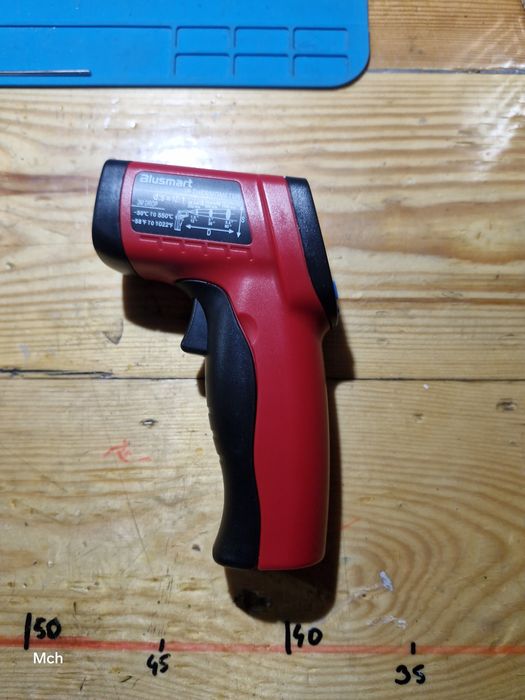 Termometr bezdotykowy