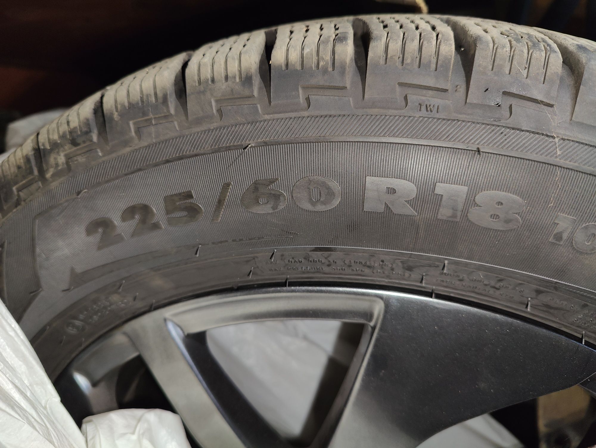 Продам зимние nokian nordman rs2 225/60/18