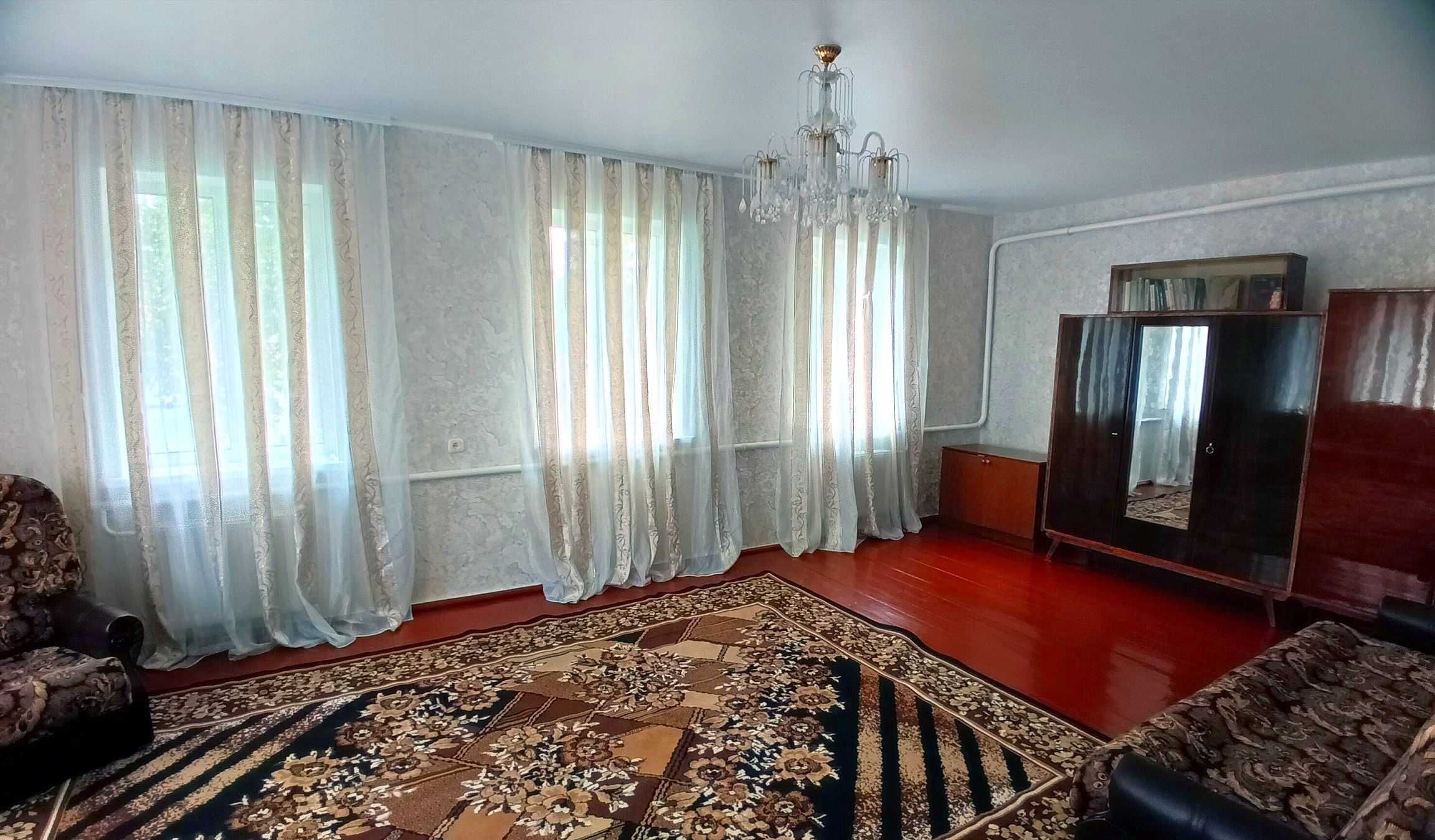 Жилий будинок зі зручностями в с.Андріївка.Часті маршрутки на Київ.