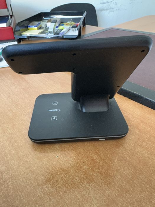 Продам зарядку 3 в 1 для Айфона