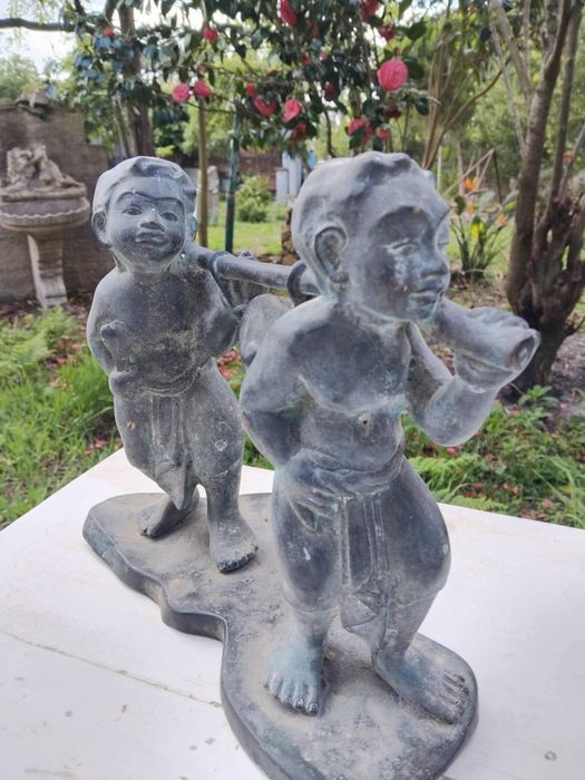 Figura decorativa em latão