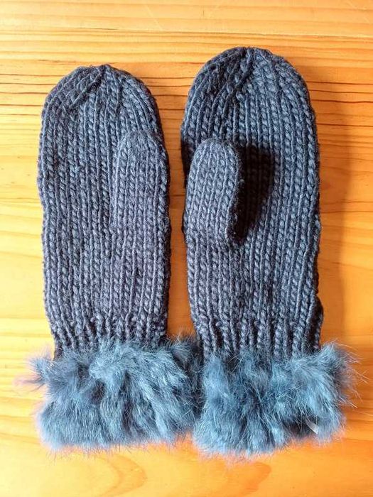 Luvas com pelúcia