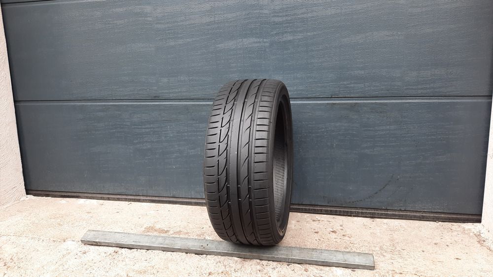 Bridgestone 235/40 R19 Potenza S001 DOT 2021