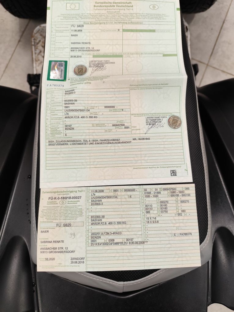 Quad Bashan z papierami