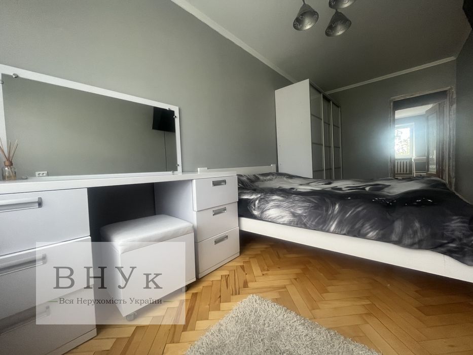 Продам 3-х кімнатну квартиру з євроремонтом біля парку