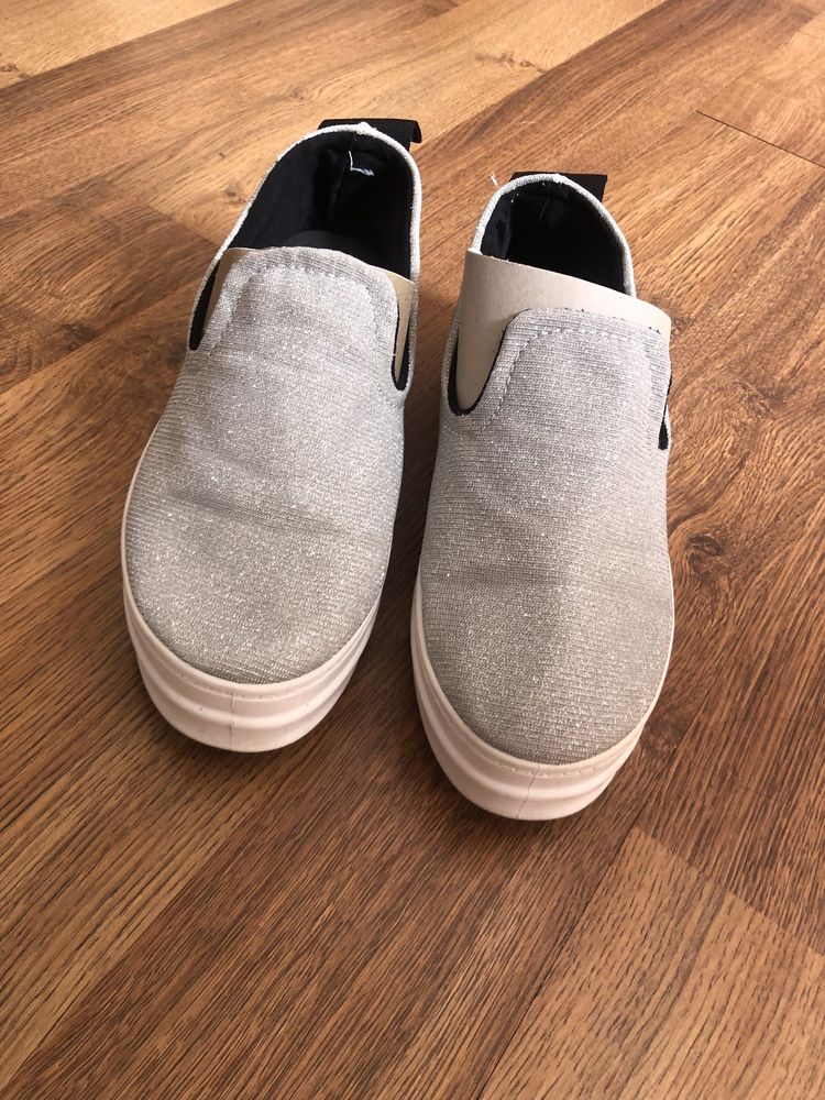 Trampki buty wsuwane slip on srebrne love platforma vices 37