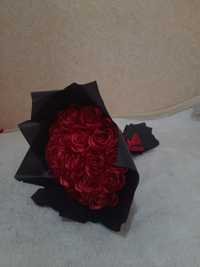 Букет троянд з атласної стрічки