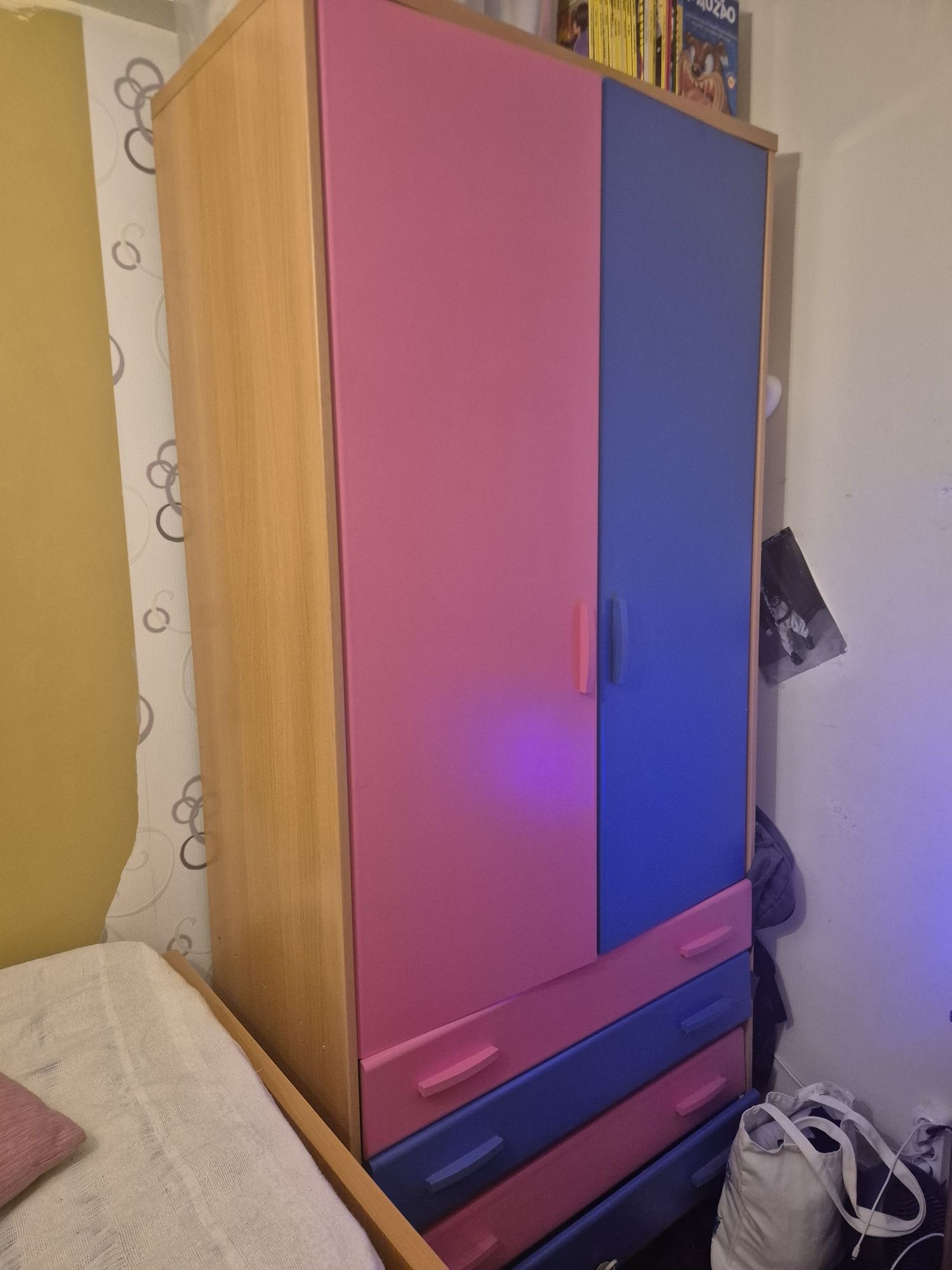 URGENTE quarto solteiro(2camas c/gavetas,comoda e 2 roupeiros)